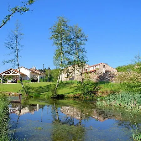 Prázdninový dům Gite With Studio On An Estate With Heated Pool
