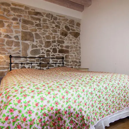 Prázdninový dům Gite With Studio On An Estate With Heated Pool