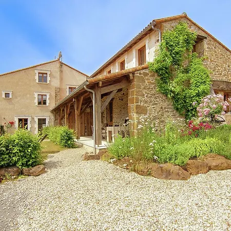Prázdninový dům Gite With Studio On An Estate With Heated Pool